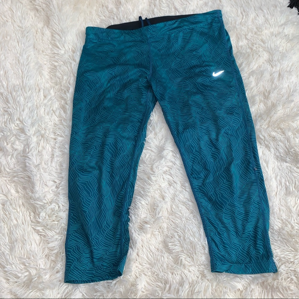Nike Crop Leggings